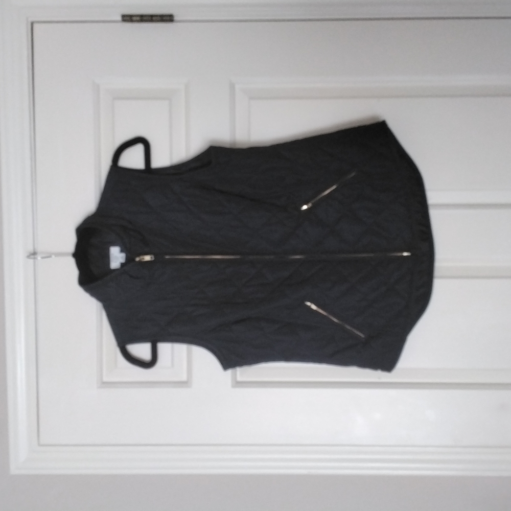 Crown and ivy petite vest